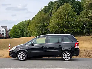 Used 2010 Vauxhall Zafira Design Black - Interior and Exterior details 4