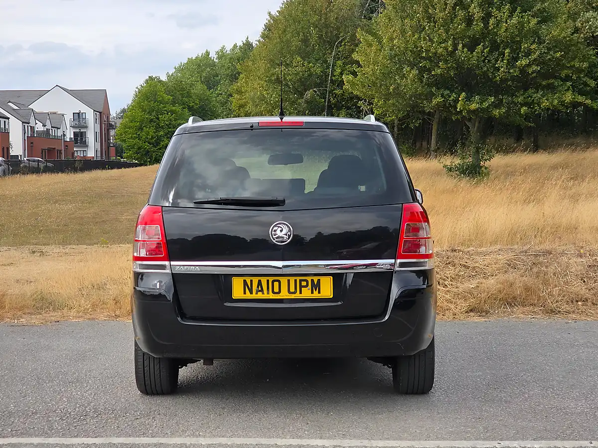 Used 2010 Vauxhall Zafira Design Black - Interior and Exterior details 6