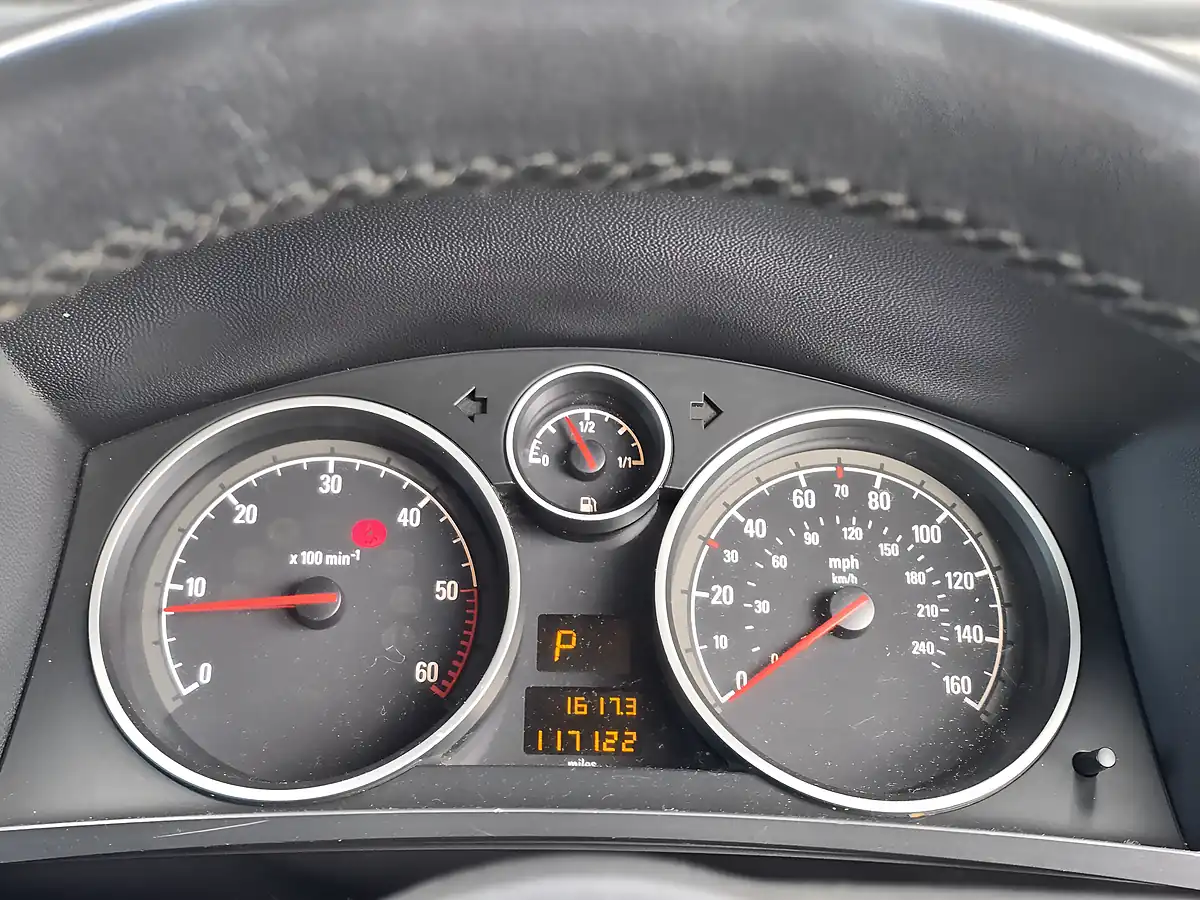 Used 2010 Vauxhall Zafira Elite Silver - Interior and Exterior details 10
