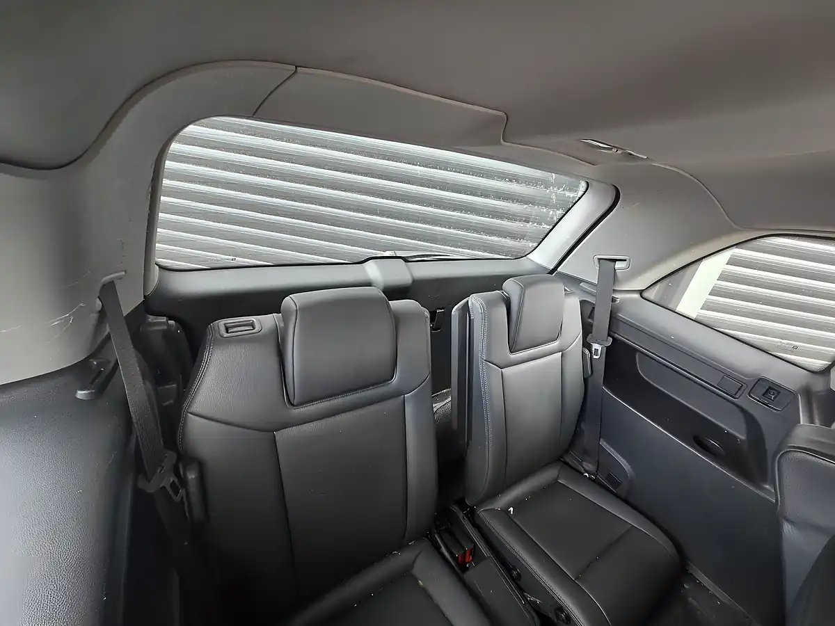 Used 2010 Vauxhall Zafira Elite Silver - Interior and Exterior details 2