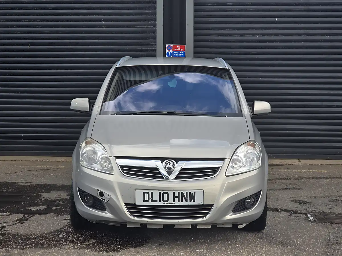 Used 2010 Vauxhall Zafira Elite Silver - Interior and Exterior details 5