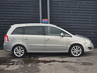 Used 2010 Vauxhall Zafira Elite Silver - Interior and Exterior details 6