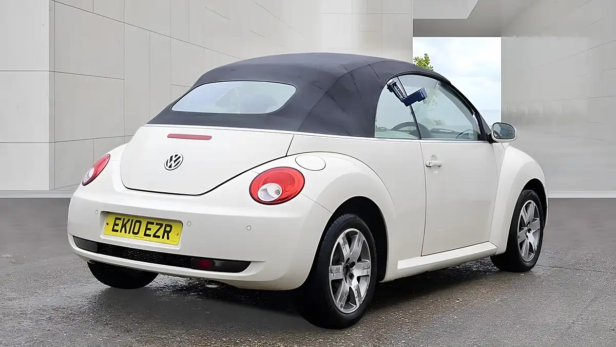 Used 2010 Volkswagen Beetle Cabriolet Beige - Interior and Exterior details 7