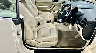 Used 2010 Volkswagen Beetle Cabriolet Beige - Interior and Exterior details 9