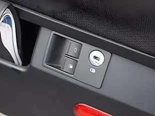 Used 2010 Volkswagen Beetle Cabriolet Blue - Interior and Exterior details 11