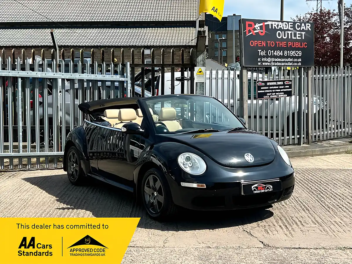 Used 2010 Volkswagen Beetle Luna Black - Front View