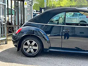 Used 2010 Volkswagen Beetle Luna Black - Interior and Exterior details 12
