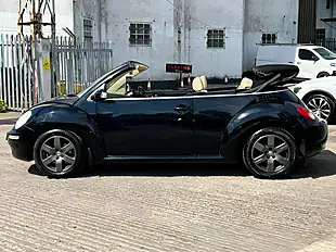Used 2010 Volkswagen Beetle Luna Black - Interior and Exterior details 16