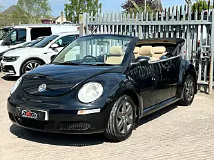 Used 2010 Volkswagen Beetle Luna Black - Interior and Exterior details 3