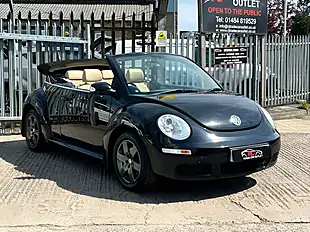 Used 2010 Volkswagen Beetle Luna Black - Interior and Exterior details 4