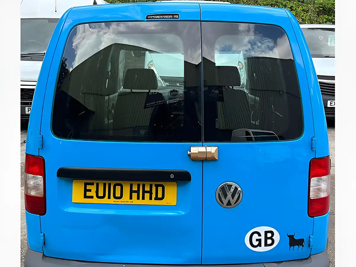 Used 2010 Volkswagen Caddy C20 L1 Standard Roof Blue - Interior and Exterior details 10