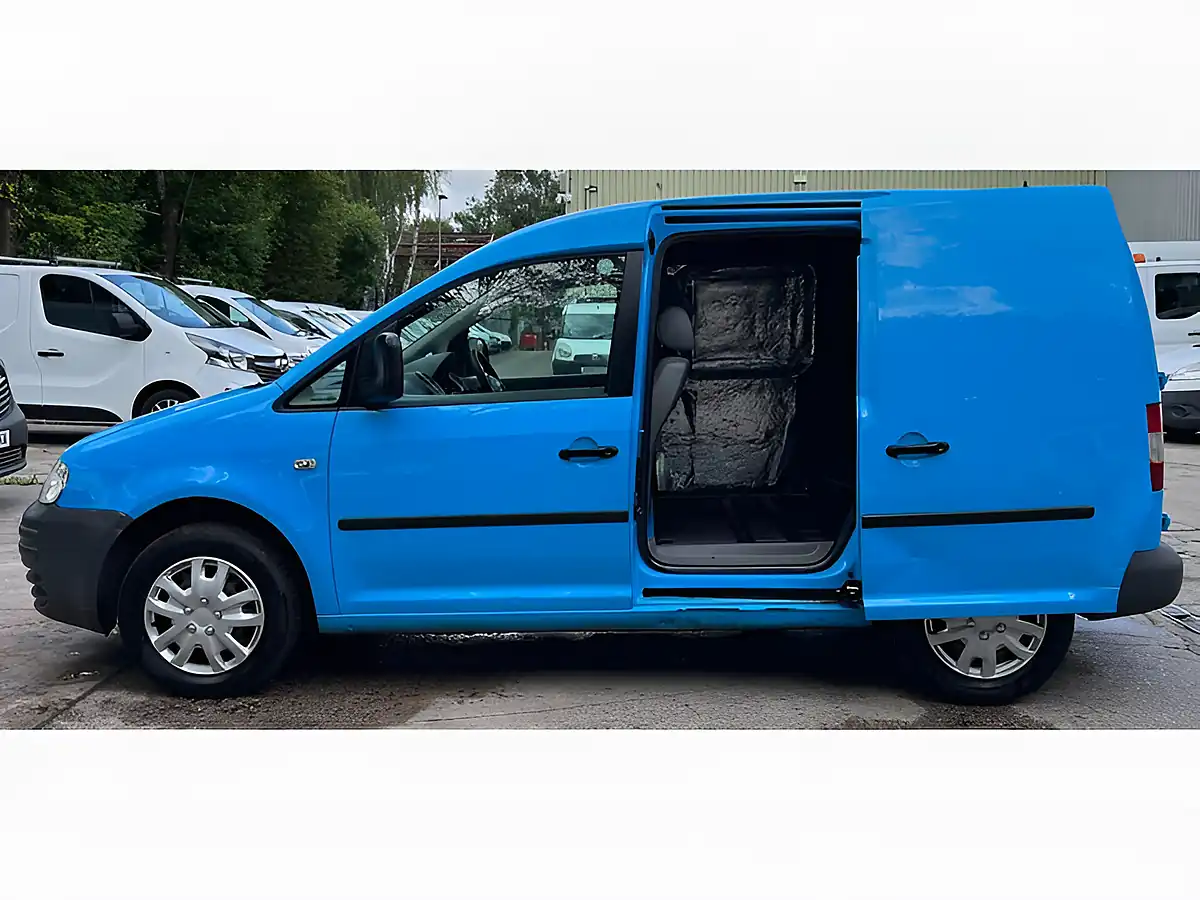 Used 2010 Volkswagen Caddy C20 L1 Standard Roof Blue - Interior and Exterior details 12