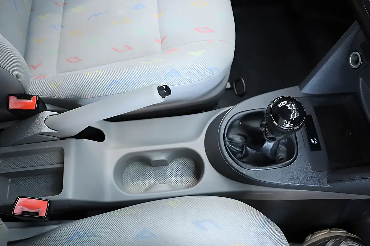 Used 2010 Volkswagen Caddy C20 Panel Van White - Interior and Exterior details 18