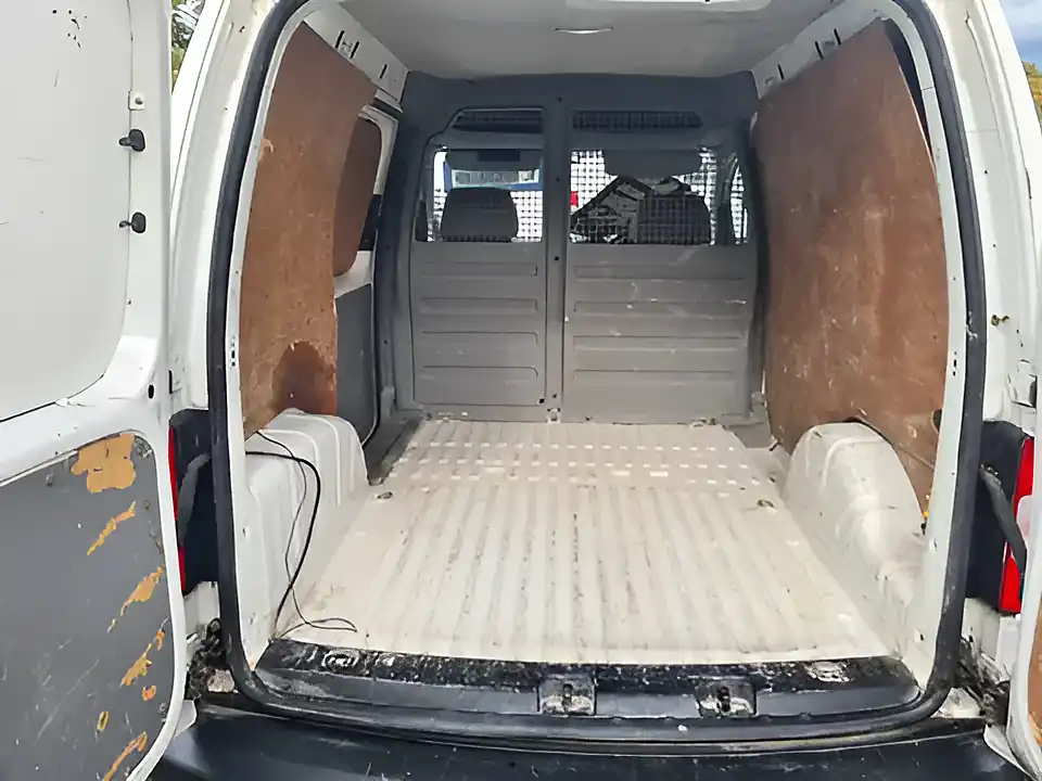 Used 2010 Volkswagen Caddy - Interior and Exterior details 20