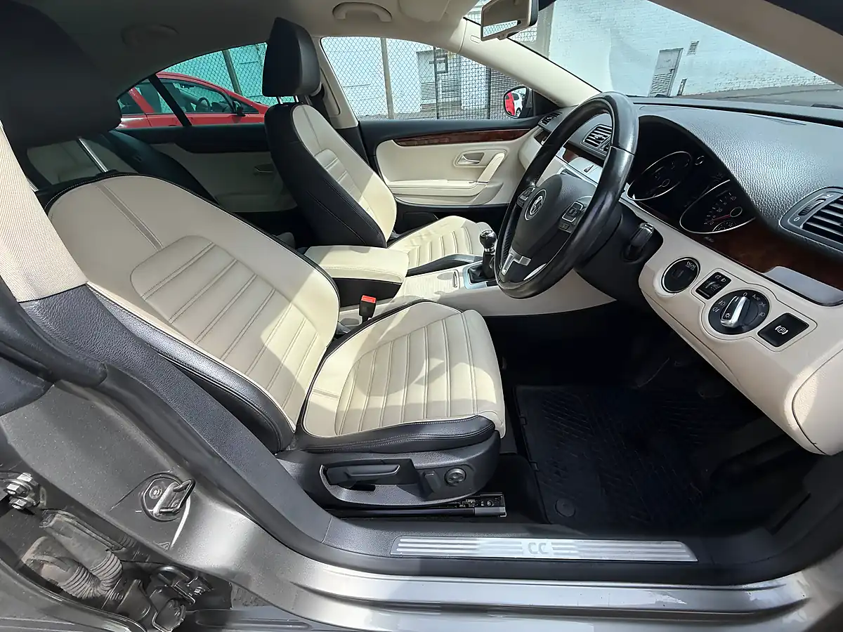 Used 2010 Volkswagen Cc Top Spec Brown - Interior and Exterior details 10