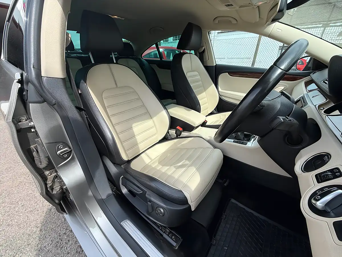 Used 2010 Volkswagen Cc Top Spec Brown - Interior and Exterior details 11