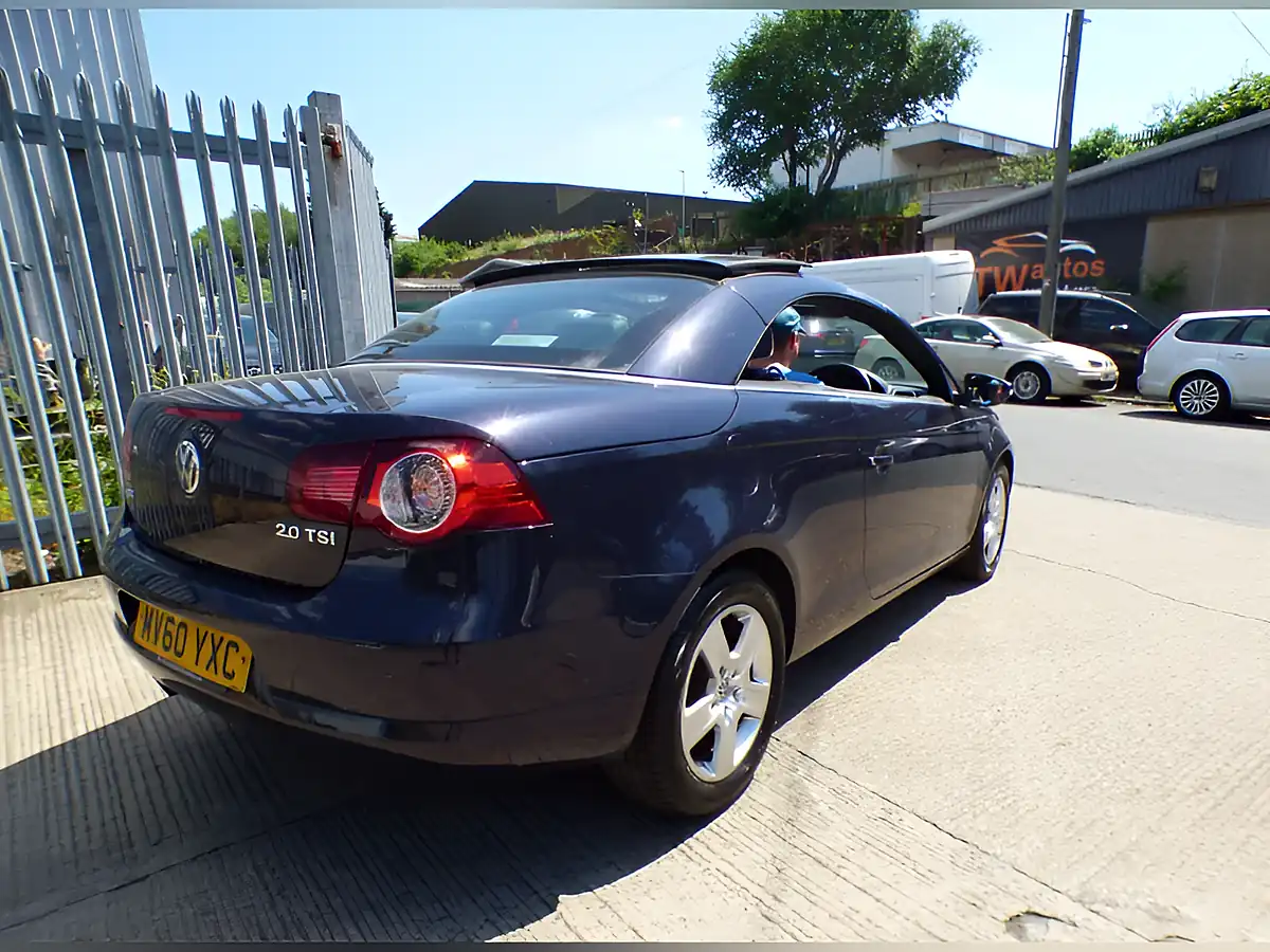 Used 2010 Volkswagen Eos Individual Cabriolet Blue - Interior and Exterior details 14