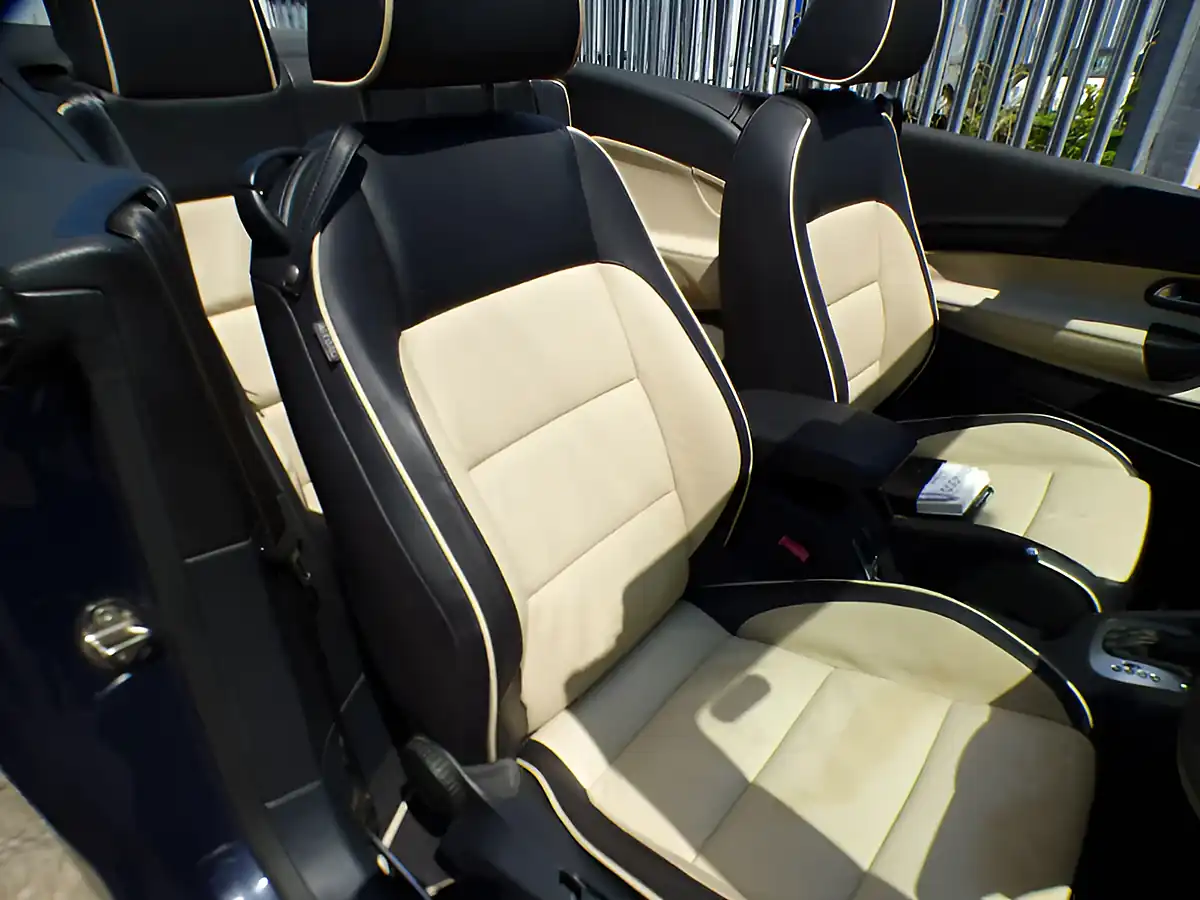 Used 2010 Volkswagen Eos Individual Cabriolet Blue - Interior and Exterior details 7