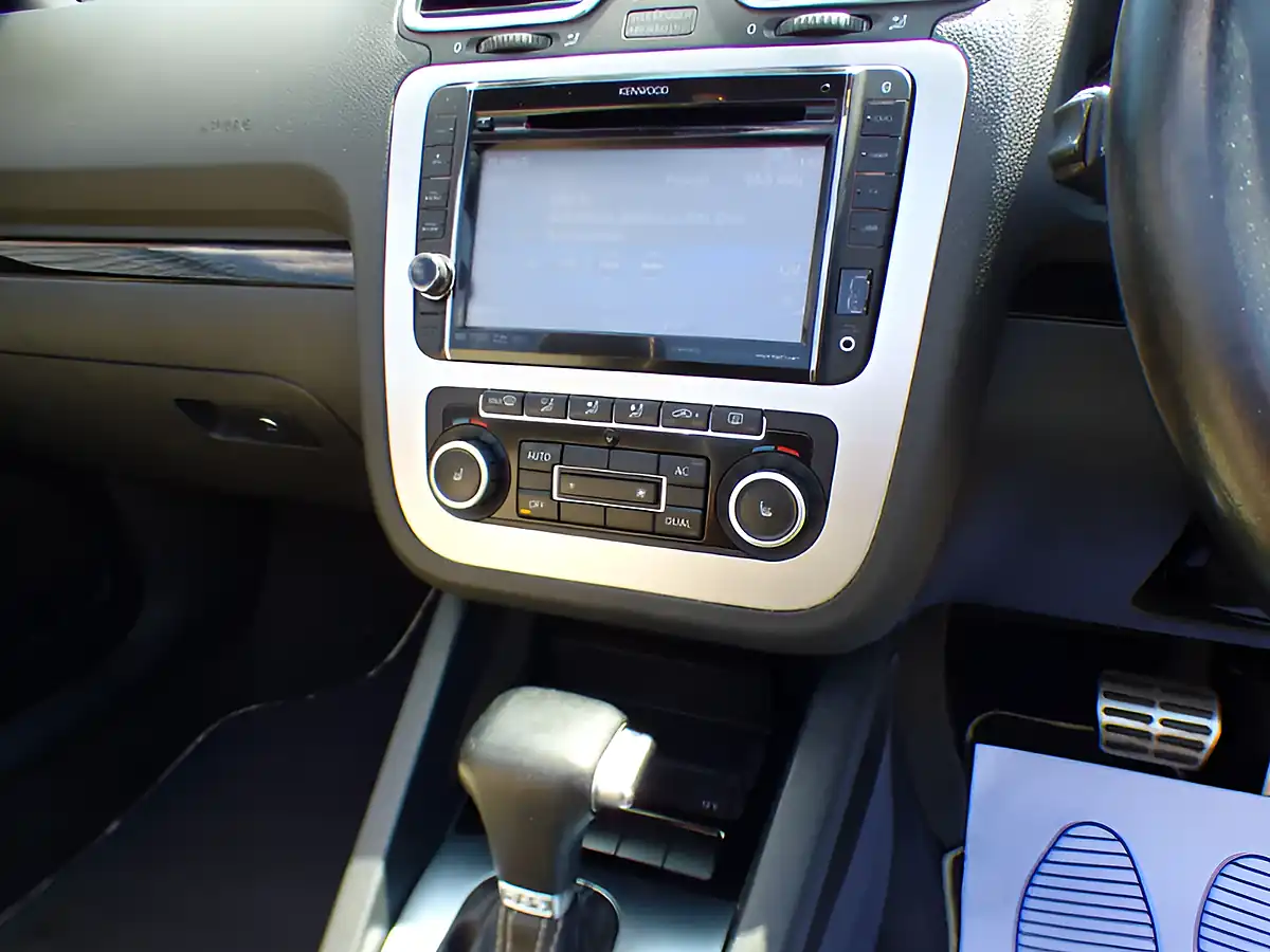 Used 2010 Volkswagen Eos Individual Cabriolet Blue - Interior and Exterior details 8