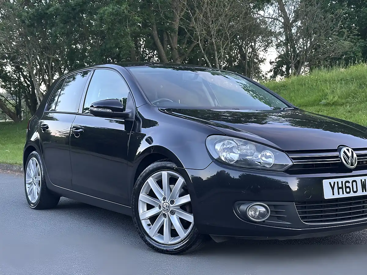Used 2010 Volkswagen Golf GT Black - Interior and Exterior details 3