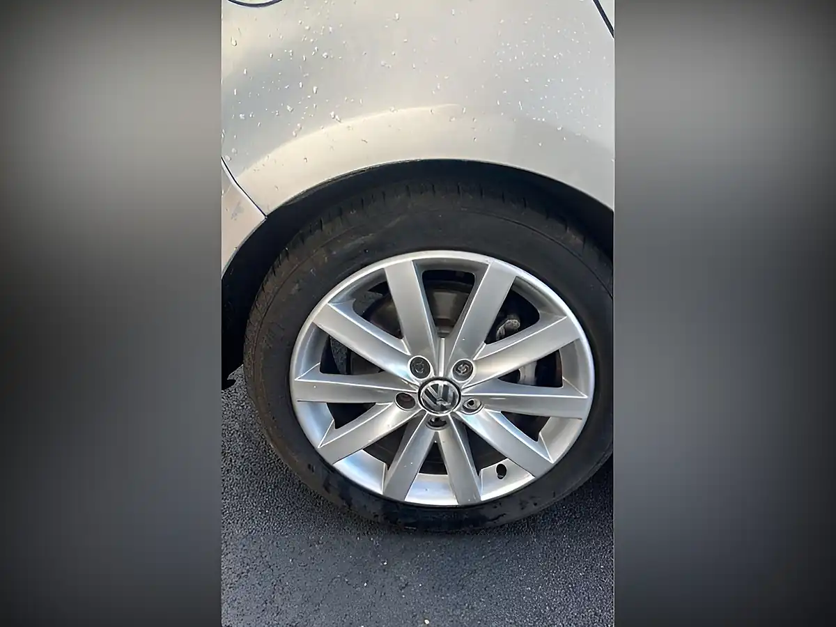 Used 2010 Volkswagen Golf GT Silver - Interior and Exterior details 10