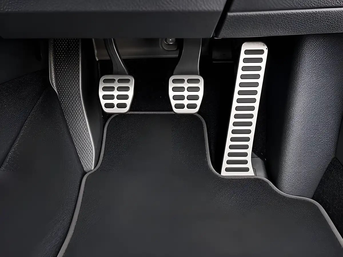 Used 2010 Volkswagen Golf GTI White - Interior and Exterior details 18