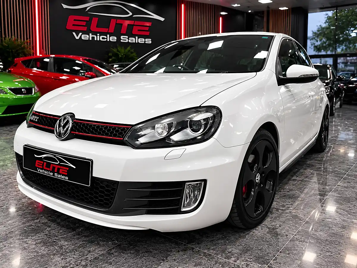 Used 2010 Volkswagen Golf GTI White - Interior and Exterior details 3