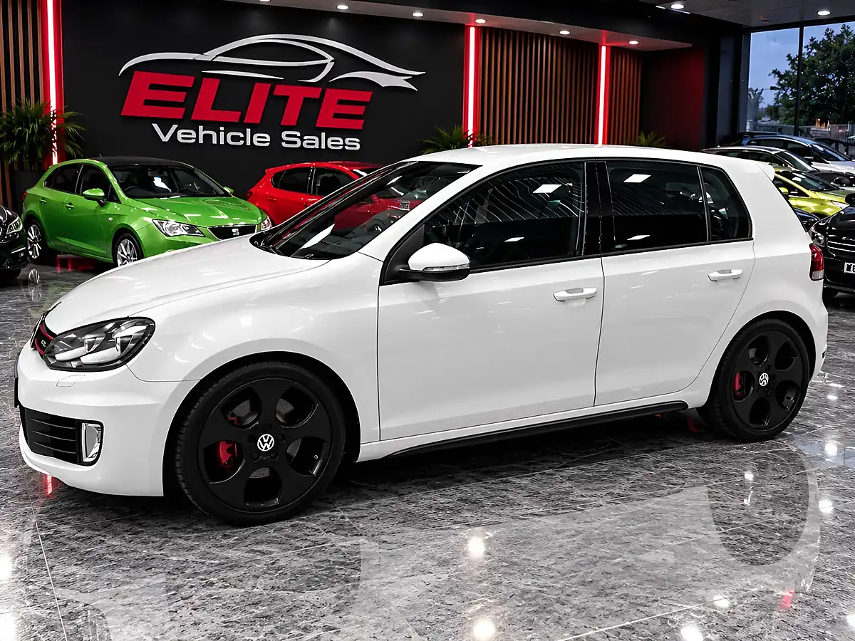 Used 2010 Volkswagen Golf GTI White - Interior and Exterior details 7