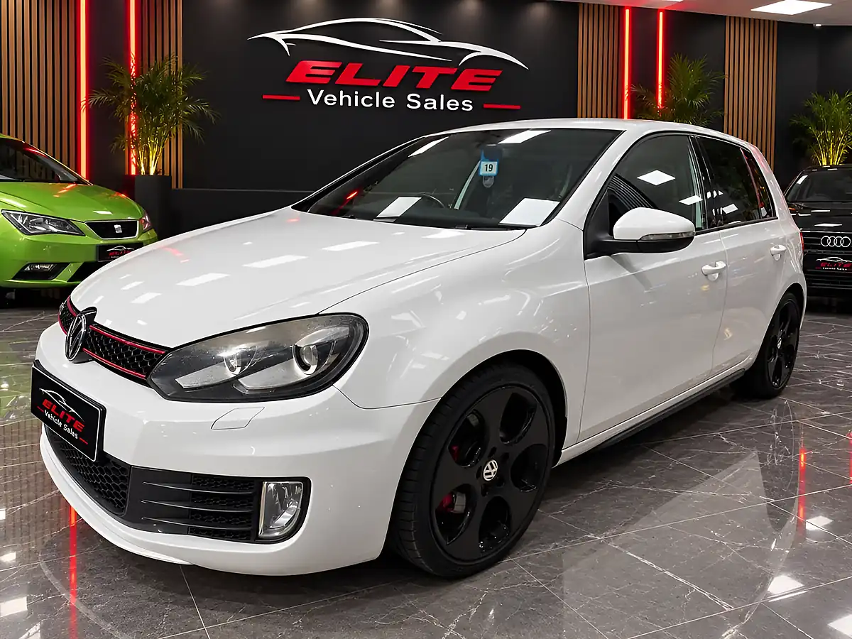 Used 2010 Volkswagen Golf GTI White - Interior and Exterior details 8