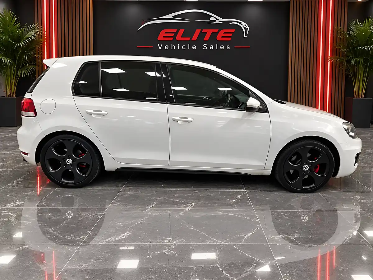 Used 2010 Volkswagen Golf GTI White - Interior and Exterior details 9