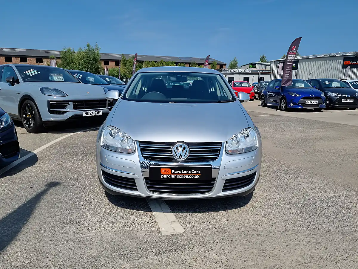 Used 2010 Volkswagen Jetta S Silver - Interior and Exterior details 3