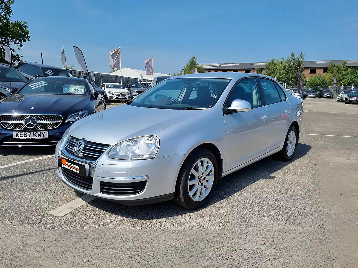 Used 2010 Volkswagen Jetta S Silver - Interior and Exterior details 5