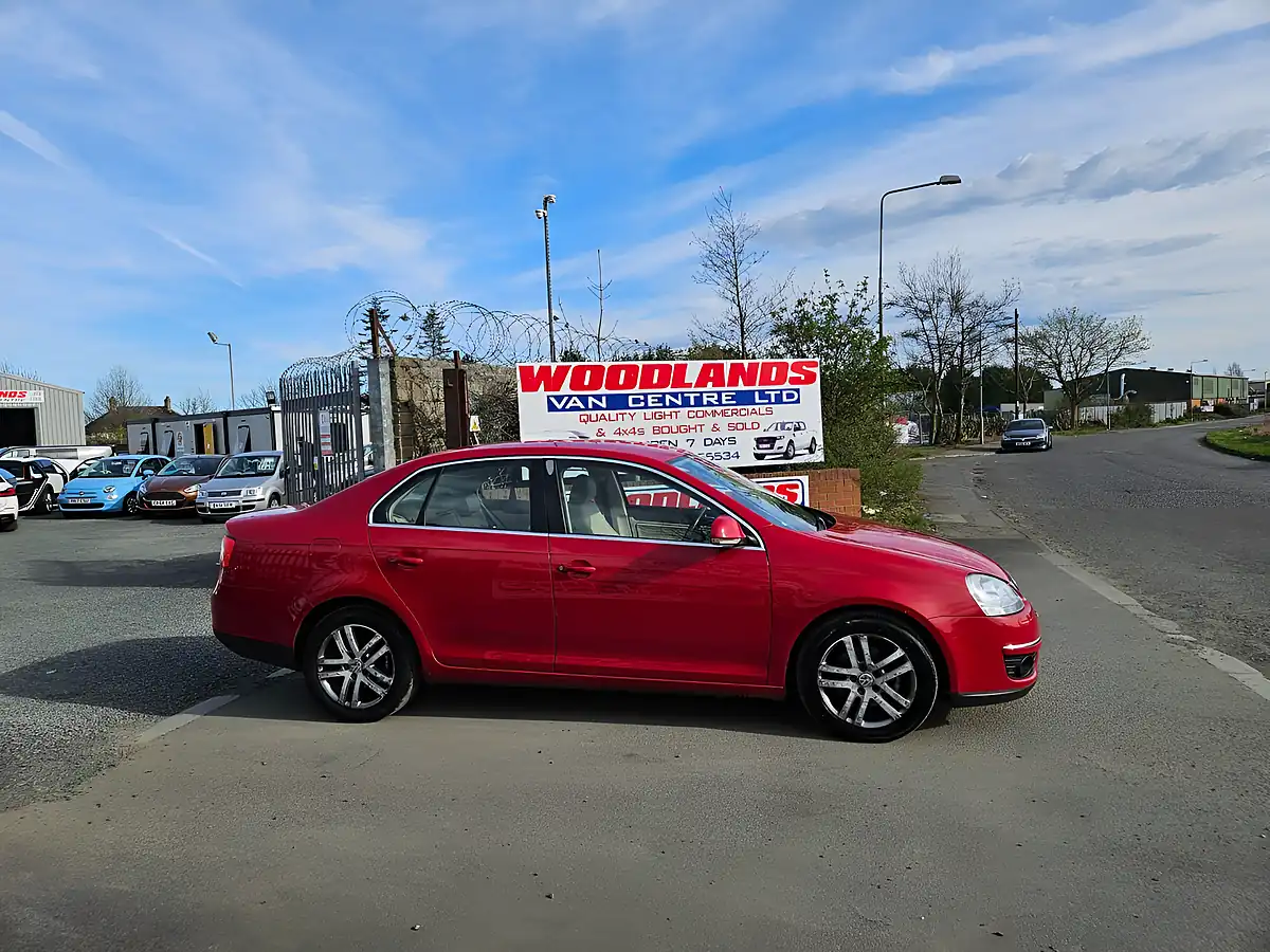 Used 2010 Volkswagen Jetta Se Red - Interior and Exterior details 2