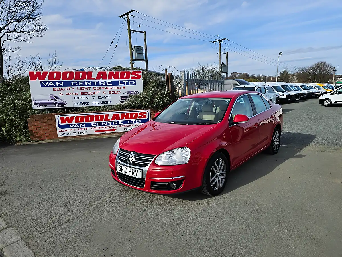 Used 2010 Volkswagen Jetta Se Red - Interior and Exterior details 4