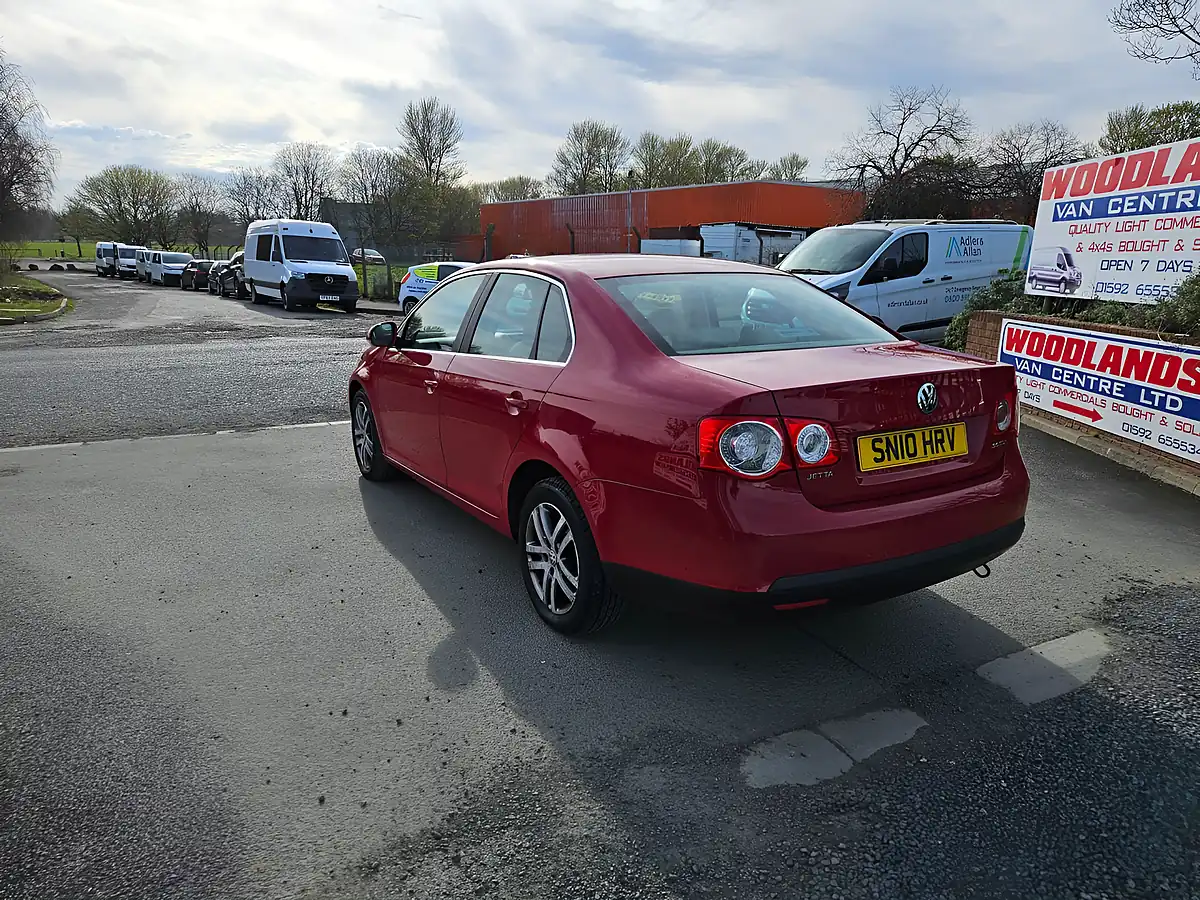 Used 2010 Volkswagen Jetta Se Red - Interior and Exterior details 6
