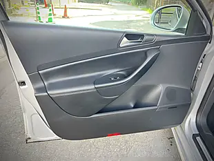 Used 2010 Volkswagen Passat Estate Silver - Interior and Exterior details 15