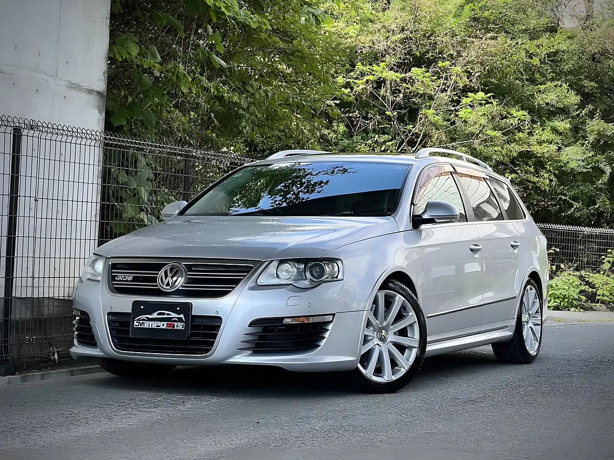 Used 2010 Volkswagen Passat Estate Silver - Interior and Exterior details 9