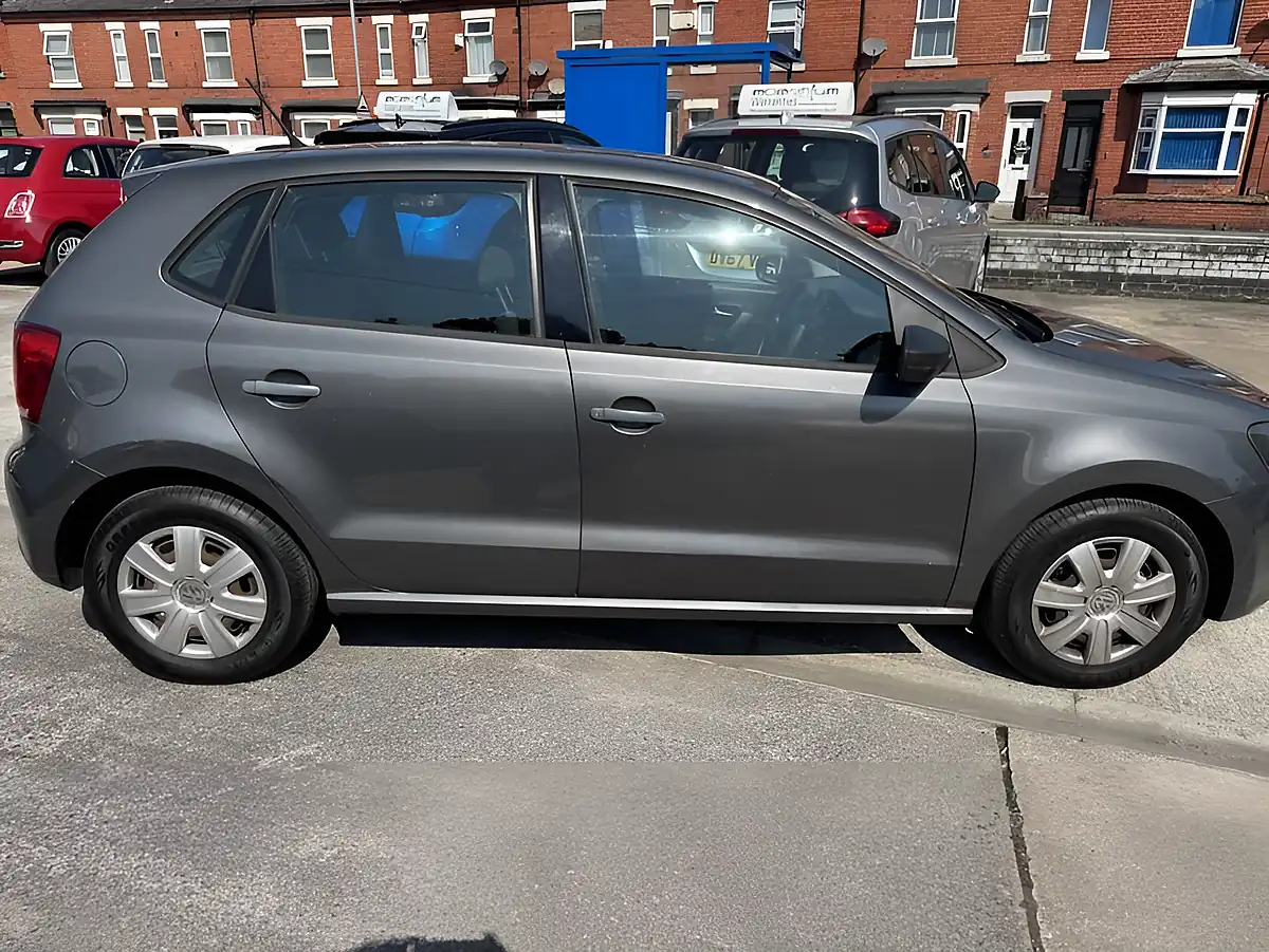 Used 2010 Volkswagen Polo S Nimbus Grey - Interior and Exterior details 11