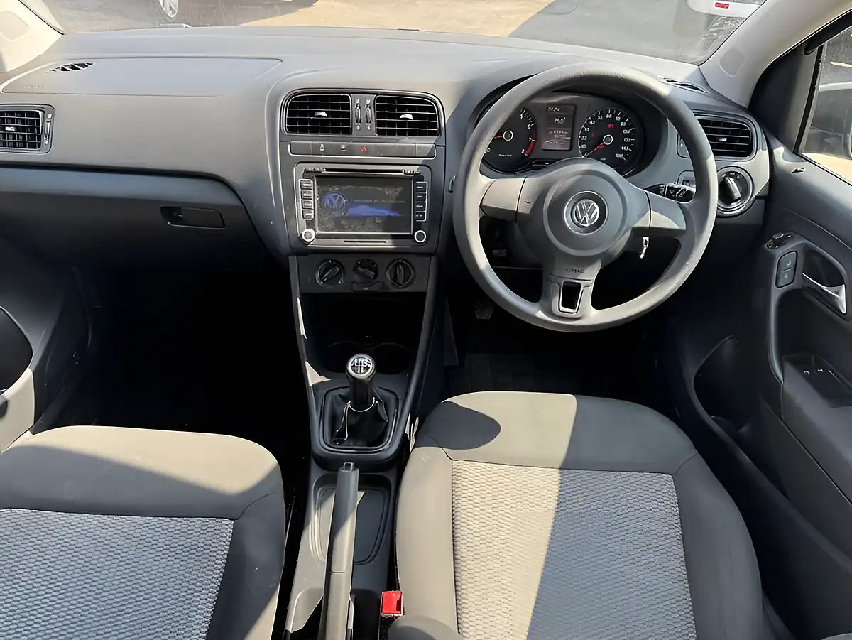 Used 2010 Volkswagen Polo S Nimbus Grey - Interior and Exterior details 12