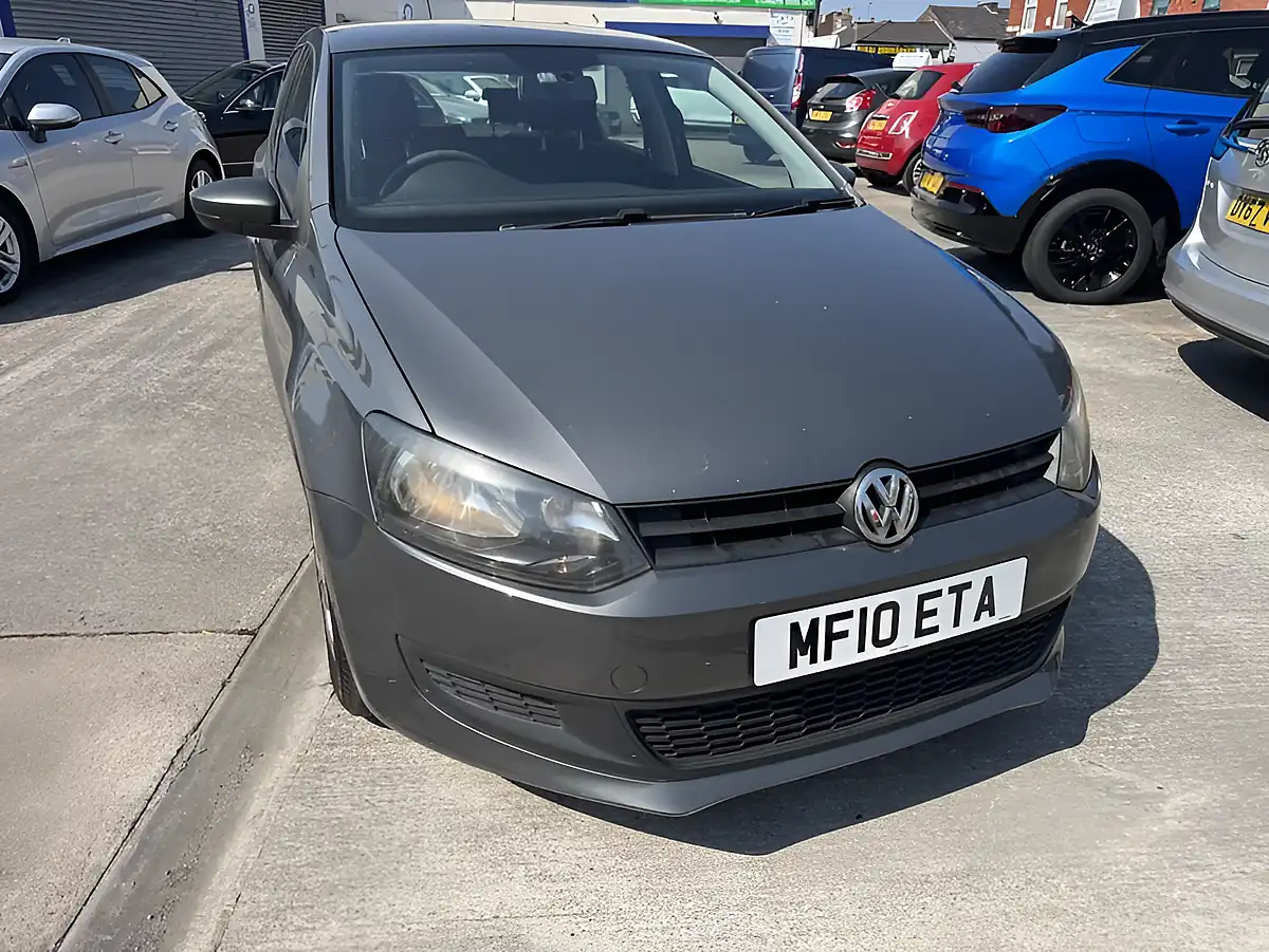 Used 2010 Volkswagen Polo S Nimbus Grey - Interior and Exterior details 4