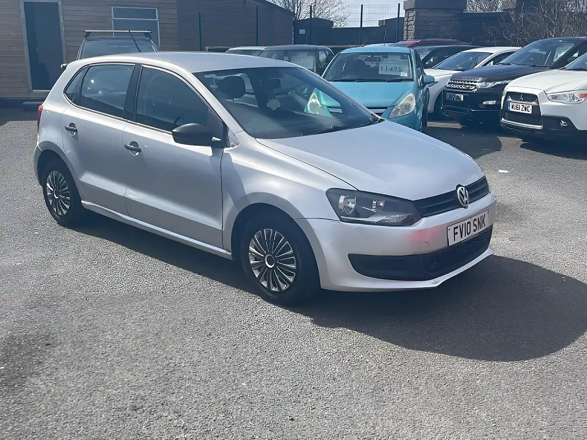 Used 2010 Volkswagen Polo S Silver - Front View