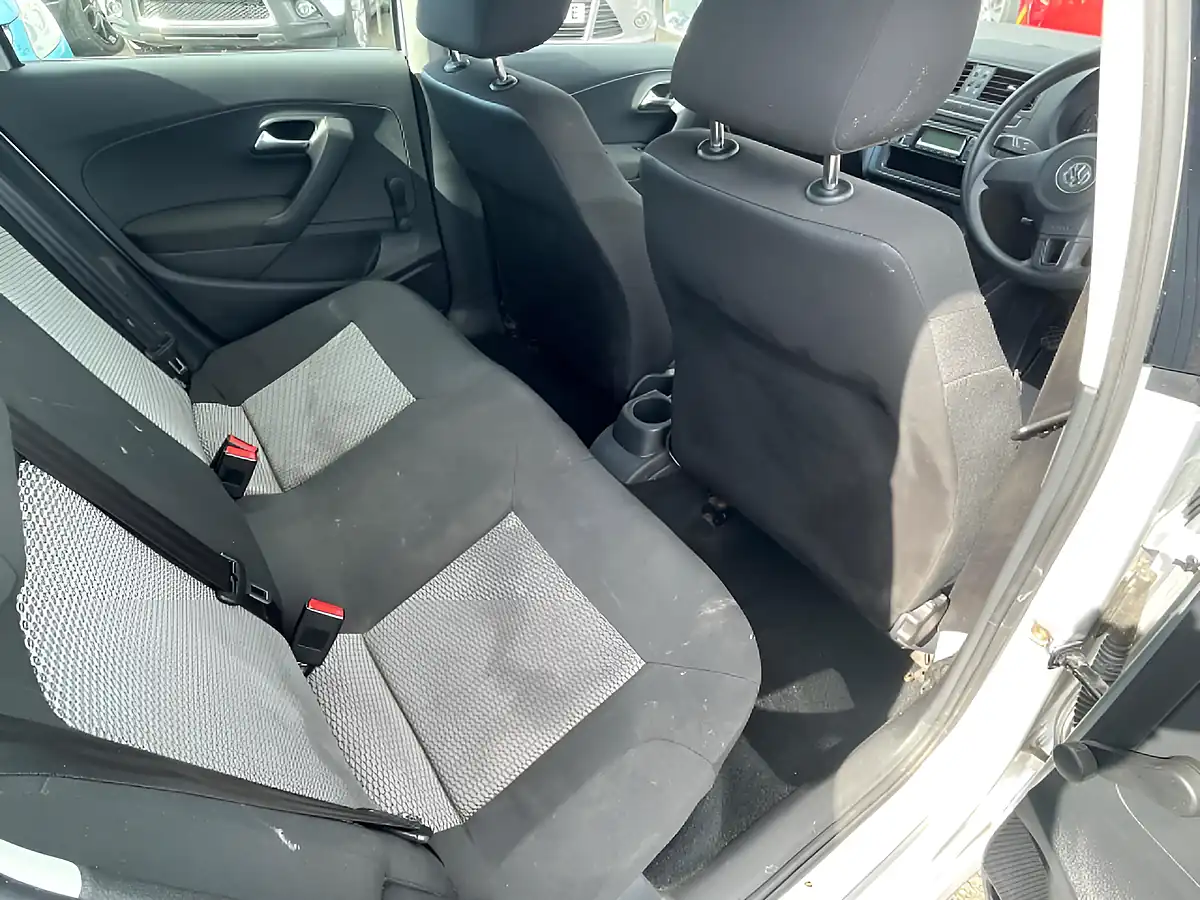 Used 2010 Volkswagen Polo S Silver - Interior and Exterior details 11