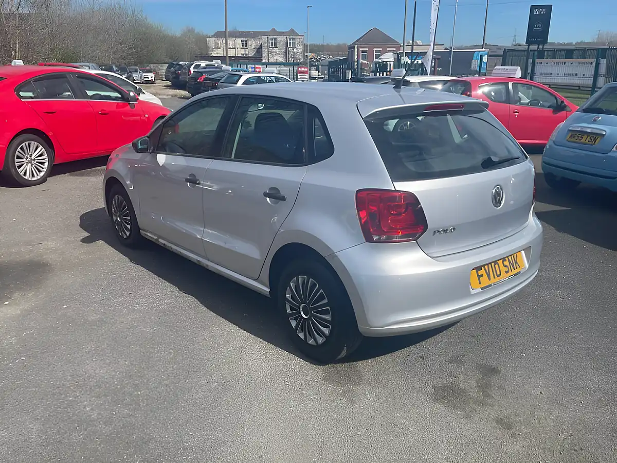Used 2010 Volkswagen Polo S Silver - Interior and Exterior details 5