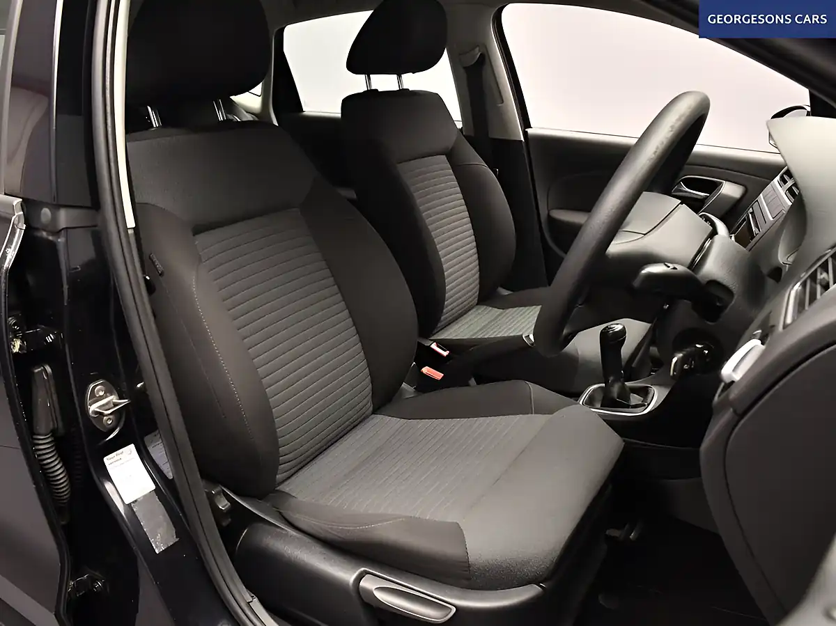 Used 2010 Volkswagen Polo Se Black - Interior and Exterior details 11
