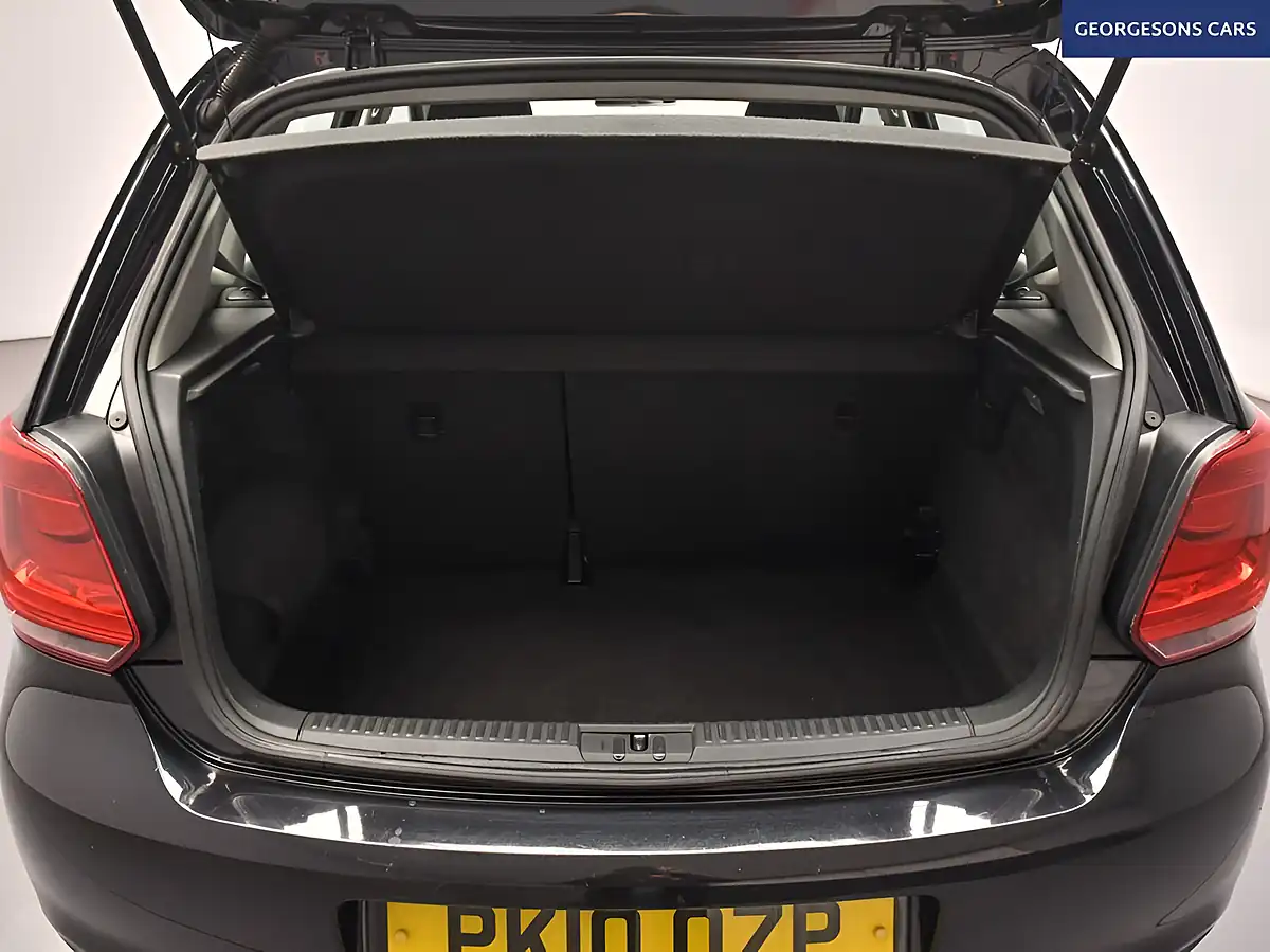 Used 2010 Volkswagen Polo Se Black - Interior and Exterior details 9