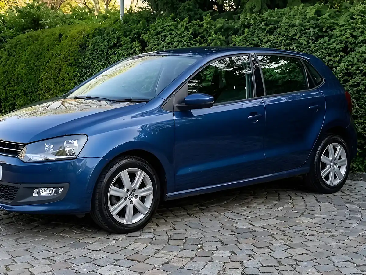 Used 2010 Volkswagen Polo Se Blue - Interior and Exterior details 2