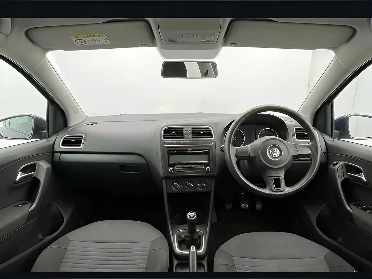 Used 2010 Volkswagen Polo Se Blue - Interior and Exterior details 5