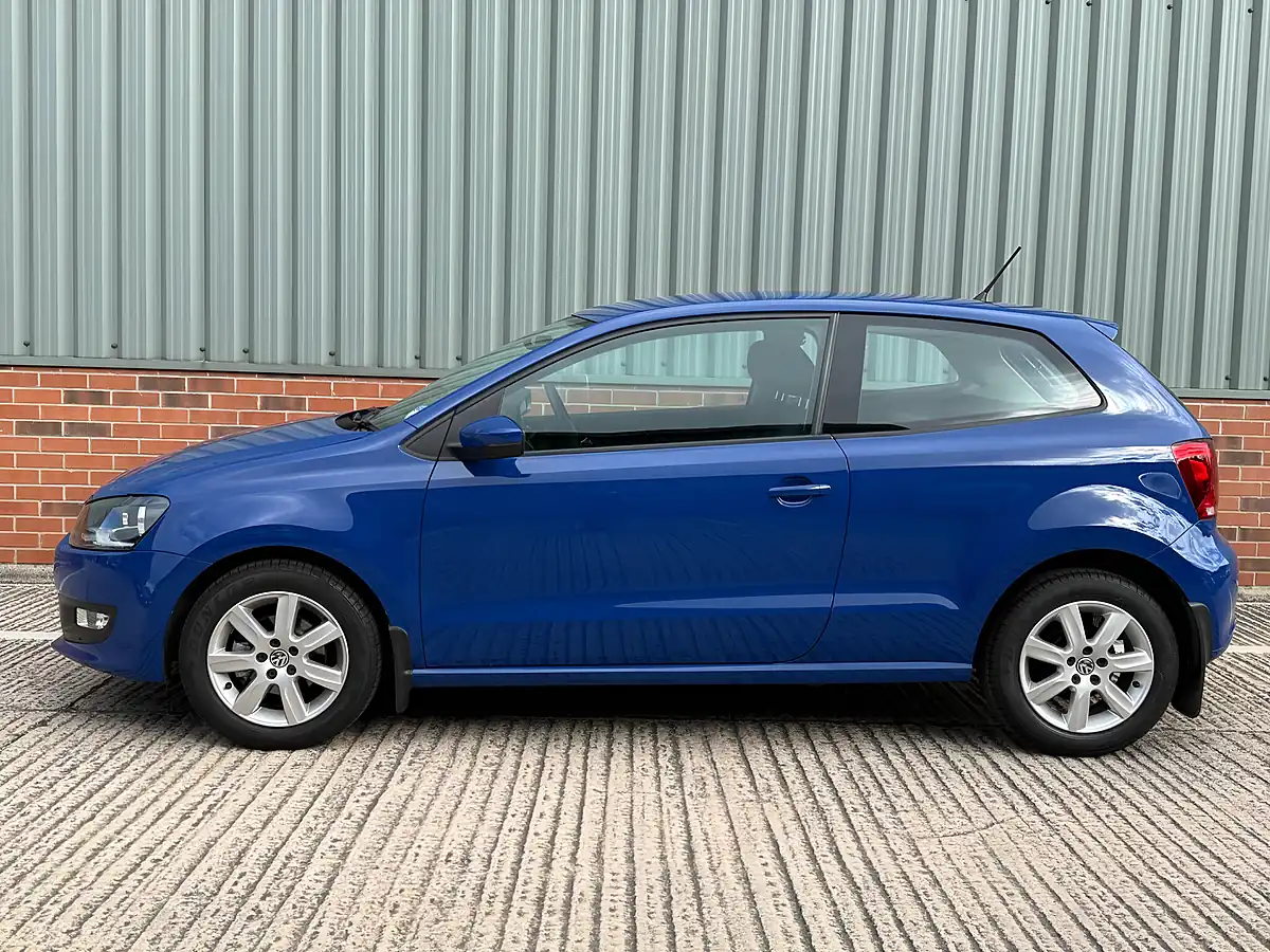 Used 2010 Volkswagen Polo Se Blue - Interior and Exterior details 10