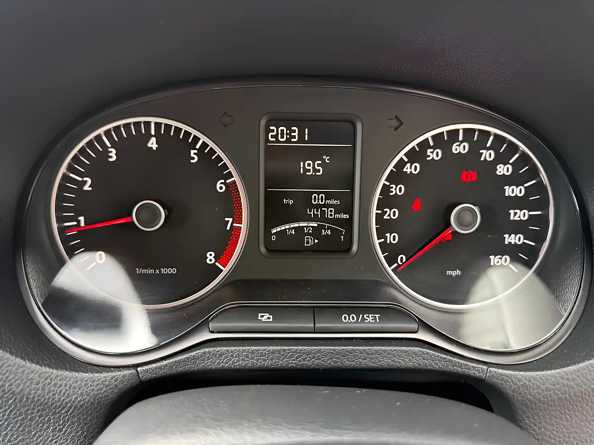 Used 2010 Volkswagen Polo Se Blue - Interior and Exterior details 19