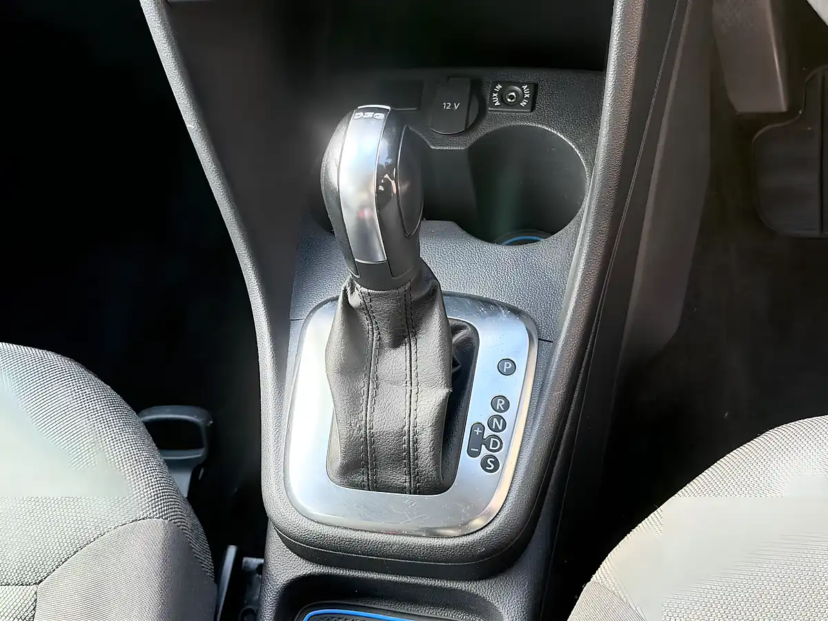 Used 2010 Volkswagen Polo Se Blue - Interior and Exterior details 15